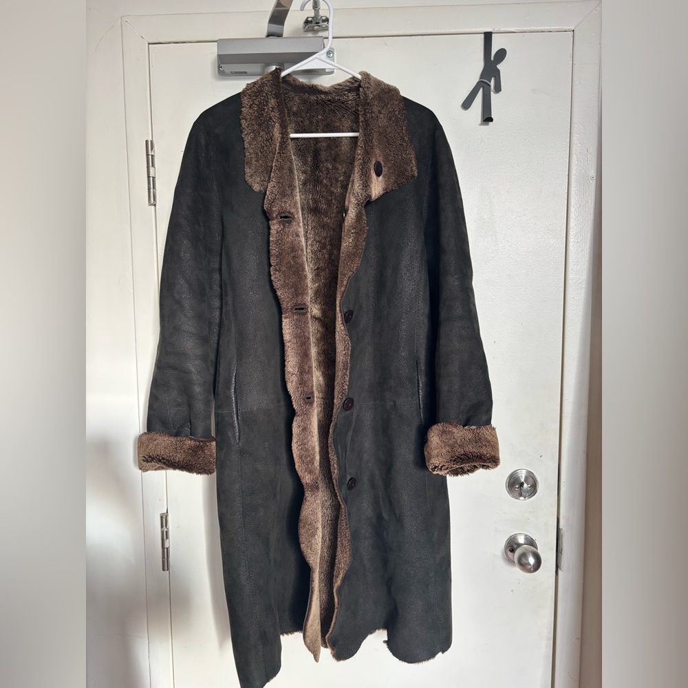 Vintage Danier Genuine Sheepskin Coat - size s